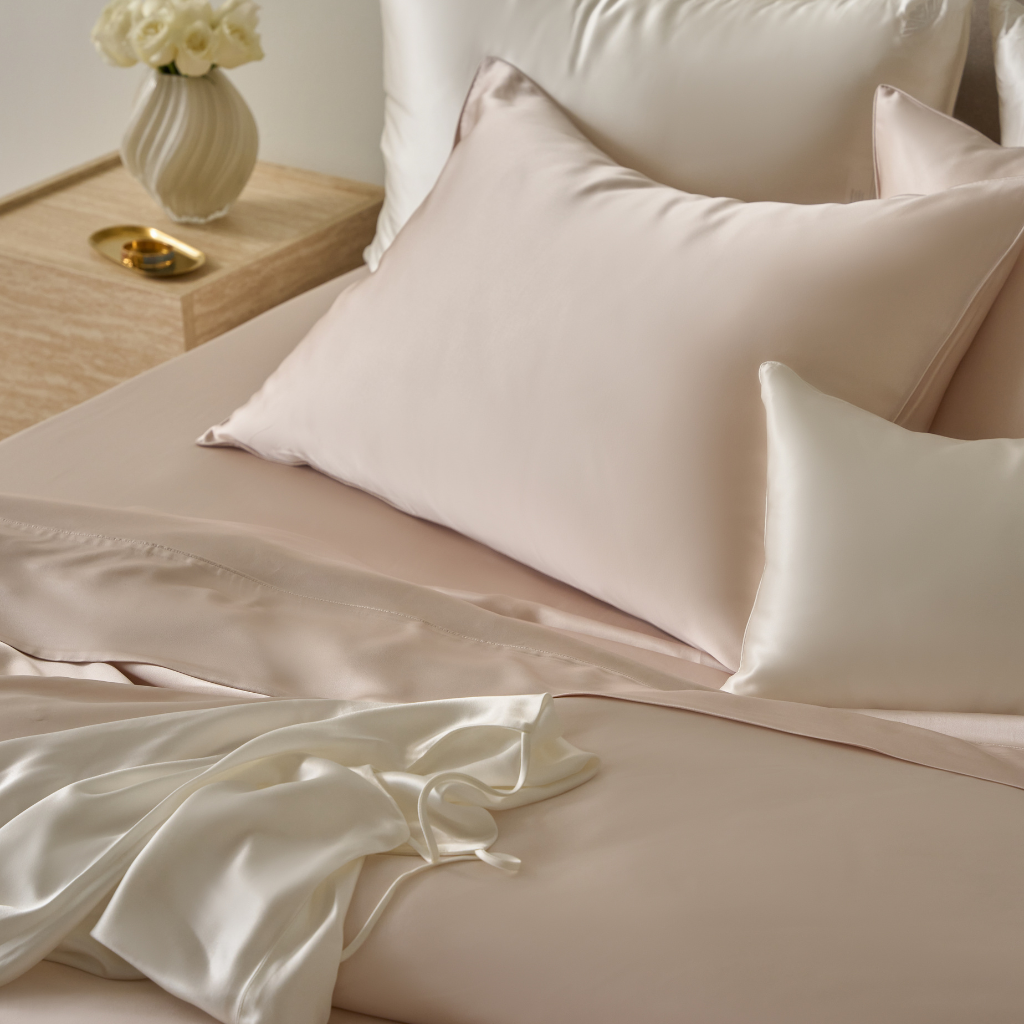 Charmeuse Mulberry Silk Pillowcase with Classic Piping